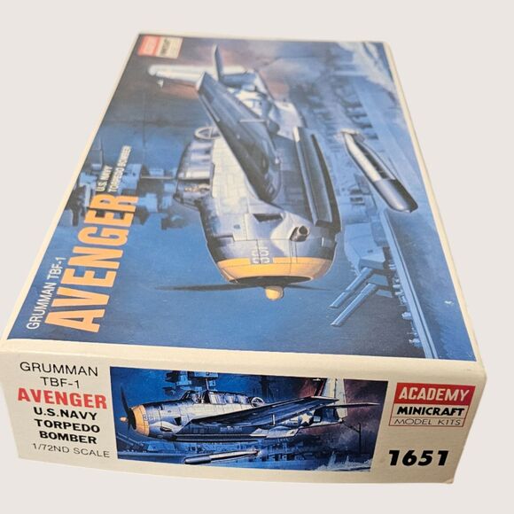 Grummen TBF-1 Avenger US Navy Torpedo Bomber -_ ITEM #4308 - Picture 5 of 5